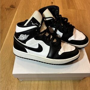 Women’s Air Jordan 1 Mid Panda White Black | Size 7.5 | DV0991-101